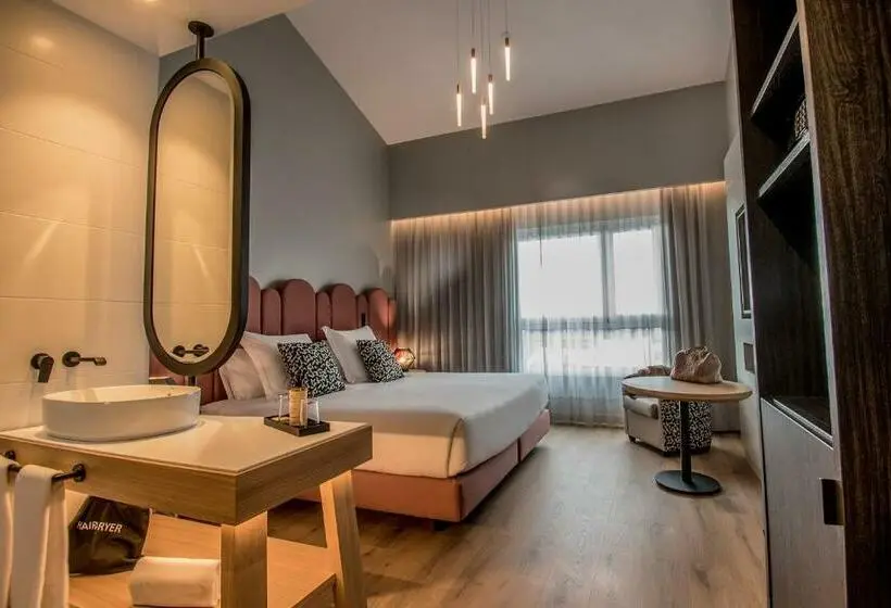 اتاق اجرایی, Mercure Lugo Centro