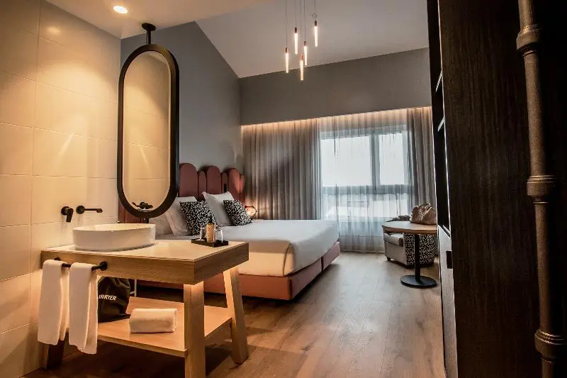 اتاق اجرایی, Mercure Lugo Centro