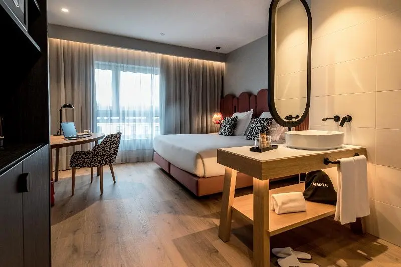 اتاق اجرایی, Mercure Lugo Centro