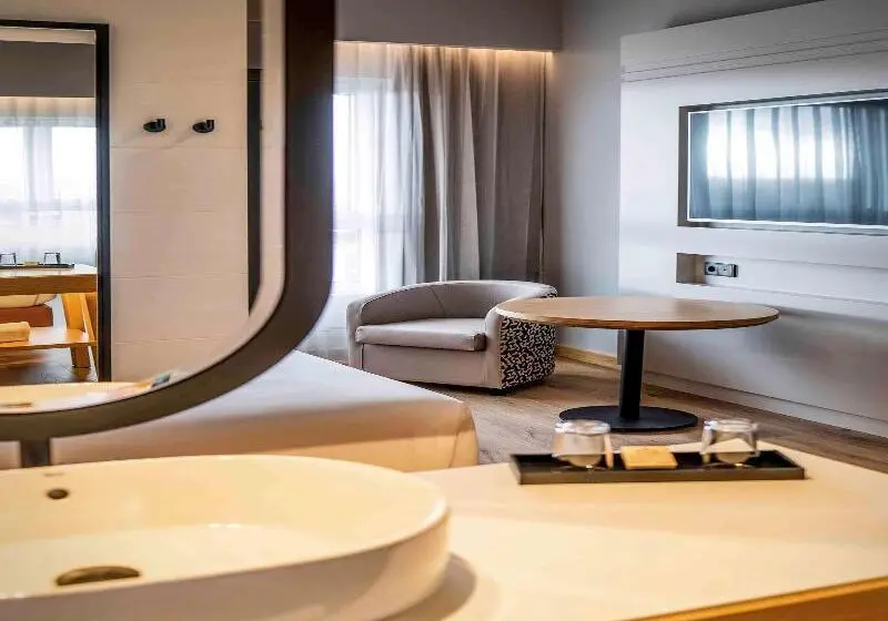 اتاق سوپریور خانوادگی, Mercure Lugo Centro