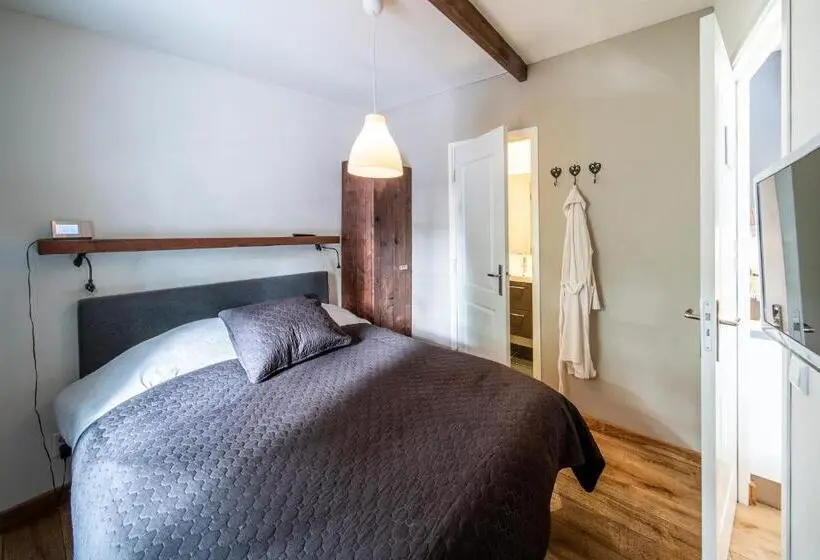 キングサイズベッドのデラックスルーム, Hush Bed & Breakfast