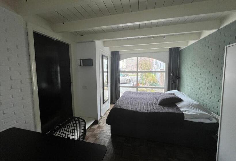 スタンダードルーム, Hush Bed & Breakfast