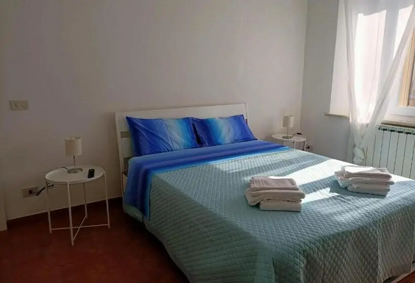 Quarto Estandar Banheiro Compartilhado, Raffaello