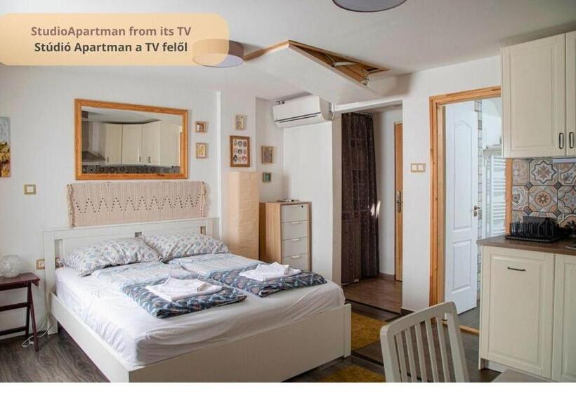 스탠다드 스튜디오, Tulip Home Guest House