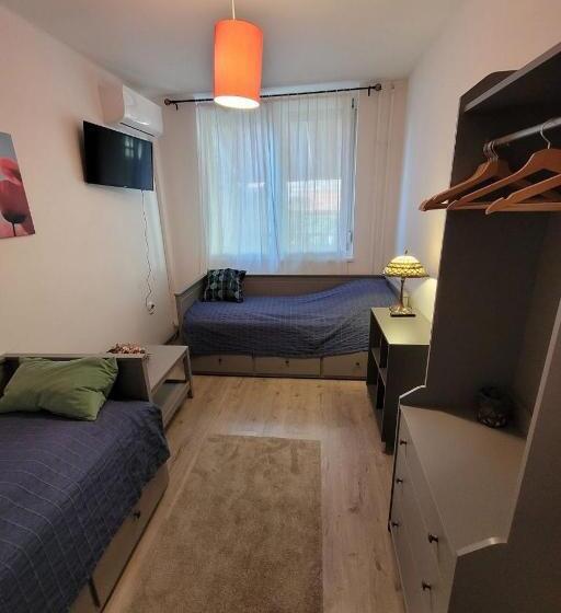 Номер Стандарт Вид на Сад, Tulip Home Guest House