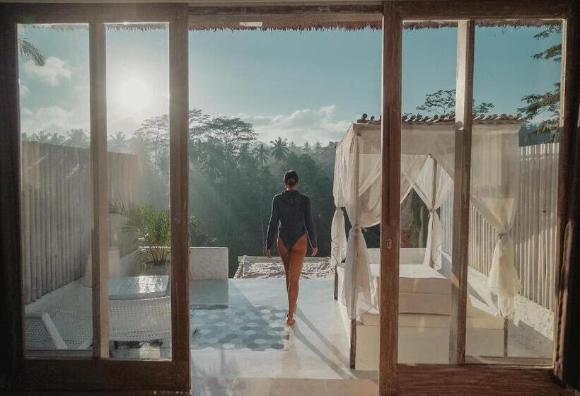 סוויטה עם ג'קוזי, Woywoy Escape Bresela Adults Only