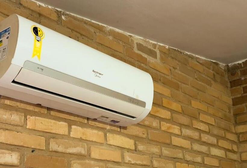 Семейный Номер Вид на Сад, Pousada São Jorge Sinta Se Em Casa 1 Minuto A Pé Da Praia Localizada Na Principal Av Da Praia Café D