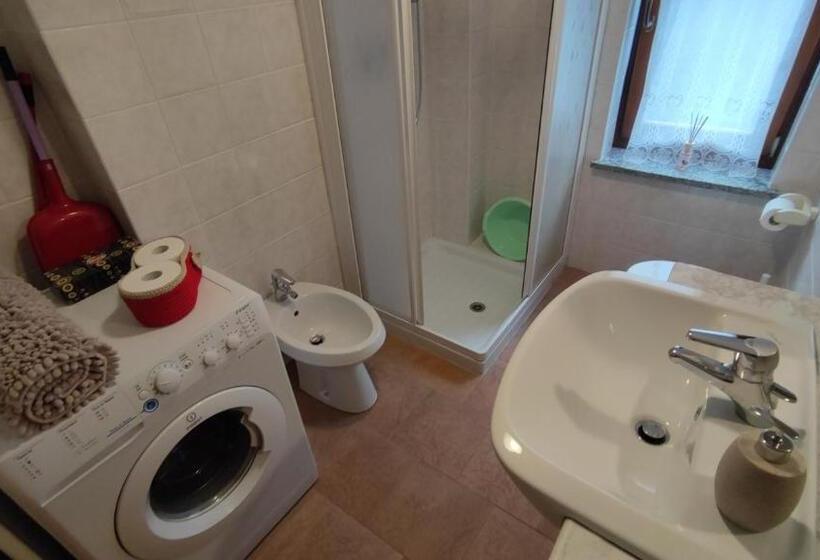 דירת חדר נוף לגינה, Casa Vacanze: Maison Des Gnomes