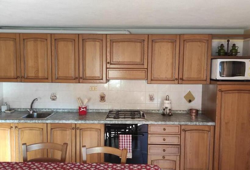 דירת חדר נוף לגינה, Casa Vacanze: Maison Des Gnomes