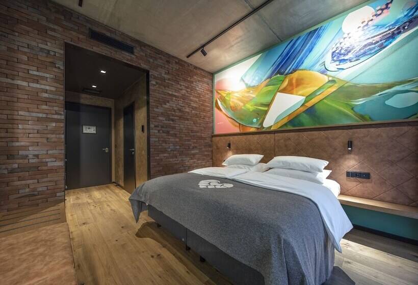 标准间, Liebesbier Urban Art & Smart