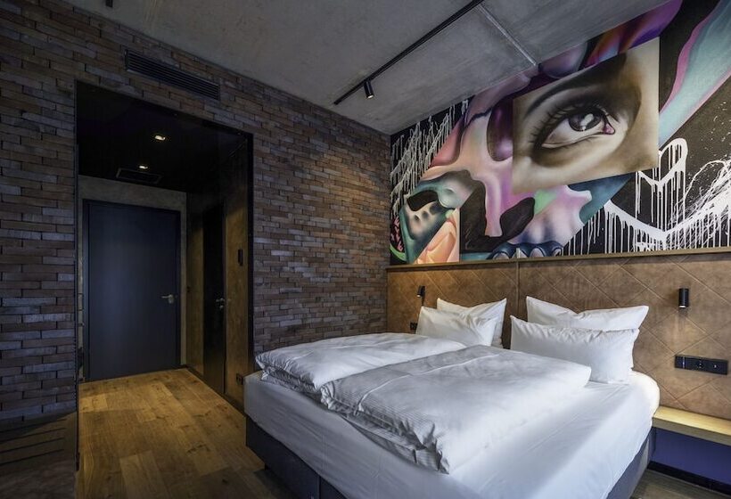 标准间, Liebesbier Urban Art & Smart