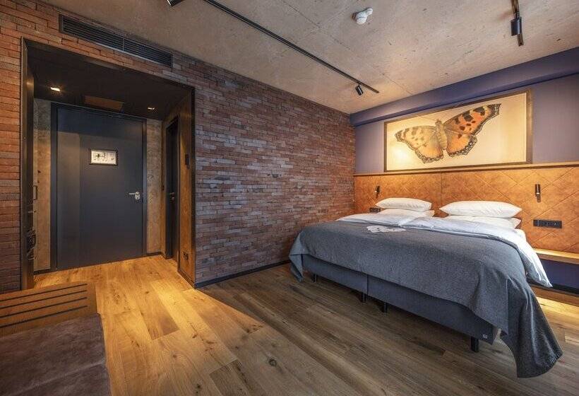 舒适型房间, Liebesbier Urban Art & Smart