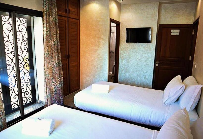 带阳台的三人标准间, Dar Sophia By Arkan Eljadida