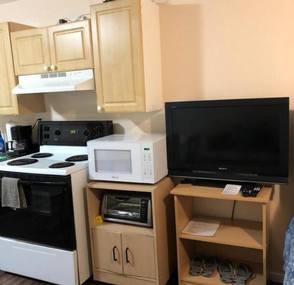 スタンダードスタジオ, Shady Willow Guest House For Tourists & Travellers Only, No Locals, Private Small Compact Rooms Wi