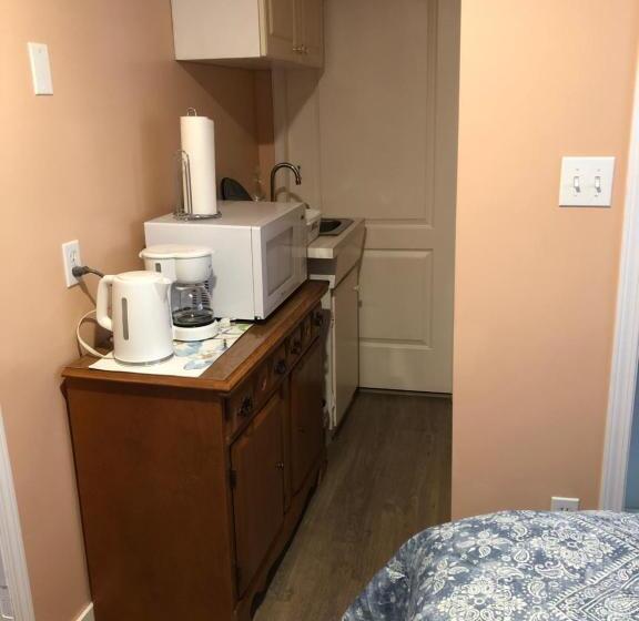 スタンダードルーム, Shady Willow Guest House For Tourists & Travellers Only, No Locals, Private Small Compact Rooms Wi