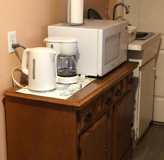 スタンダードルーム, Shady Willow Guest House For Tourists & Travellers Only, No Locals, Private Small Compact Rooms Wi