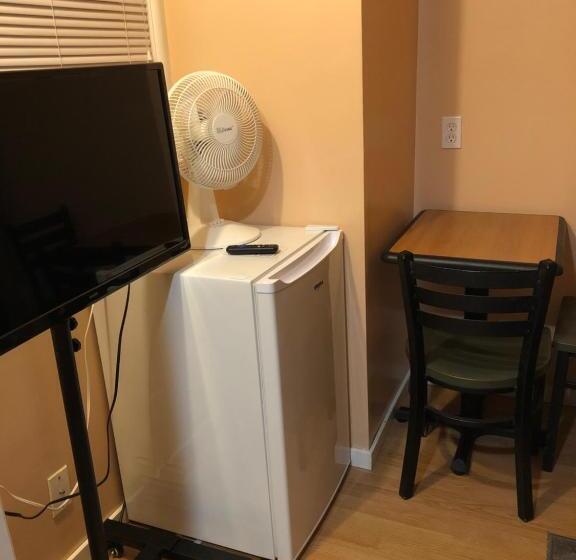 标准间, Shady Willow Guest House   For Tourists & Travellers Only, No Locals, Private Small Compact Rooms Wi