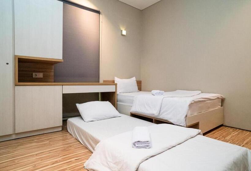 标准间, Three J Residence 2