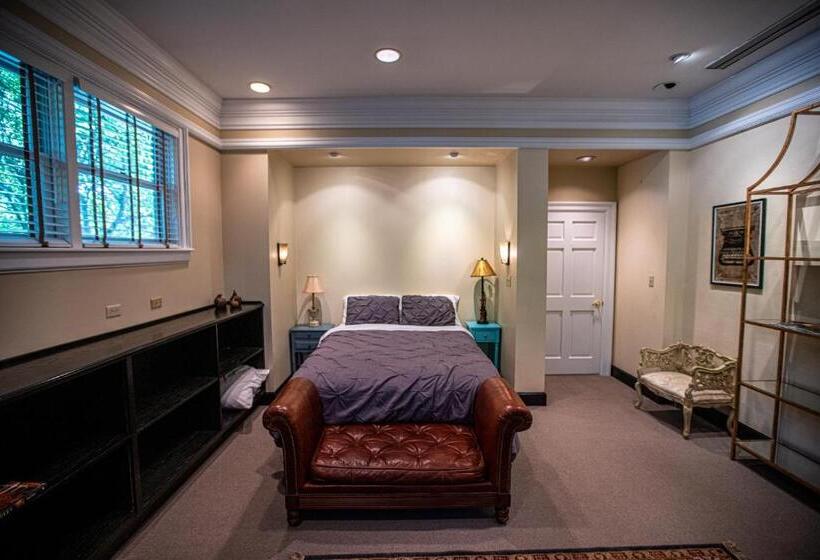 إستوديو ديلوكس, Washington Street Quarters