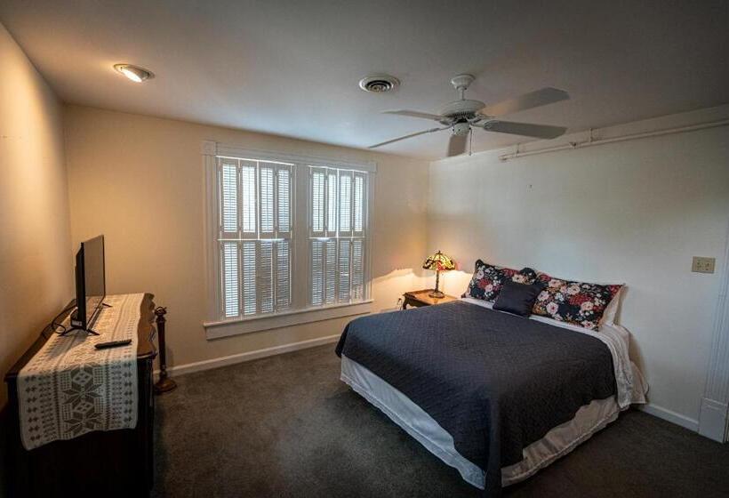 شقة 3 غرف, Washington Street Quarters