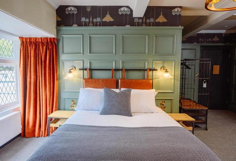 ファミリールーム, Brewhouse And Kitchen