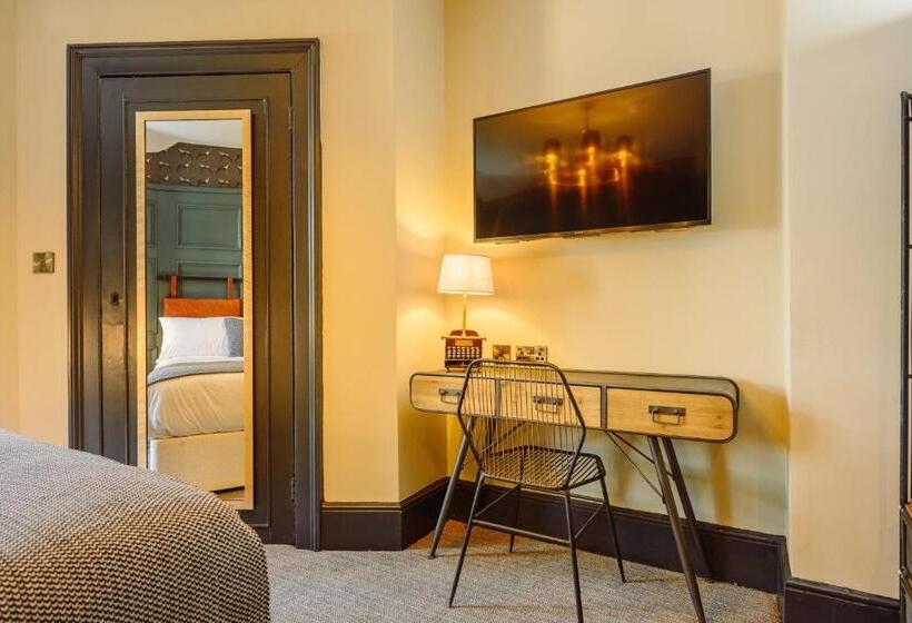 クラシックルーム, Brewhouse And Kitchen