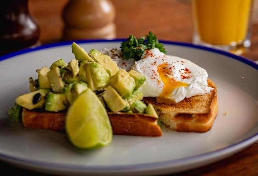 クラシックルーム, Brewhouse And Kitchen