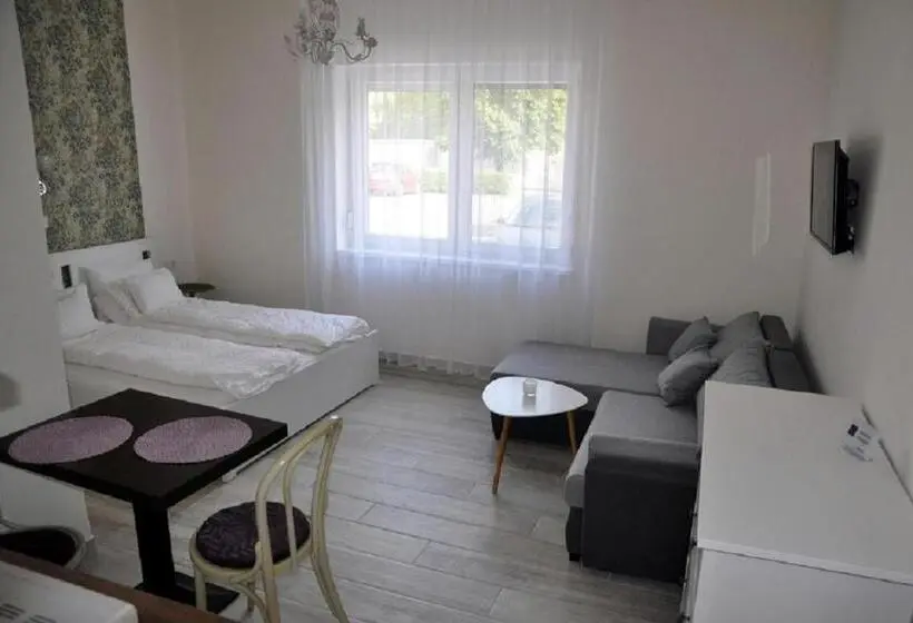キングサイズベッドのデラックスルーム, River Apartment