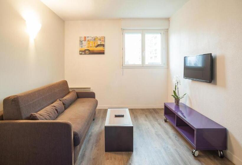 Апартаменты Семейные 1 Спальня, City Residence Chelles