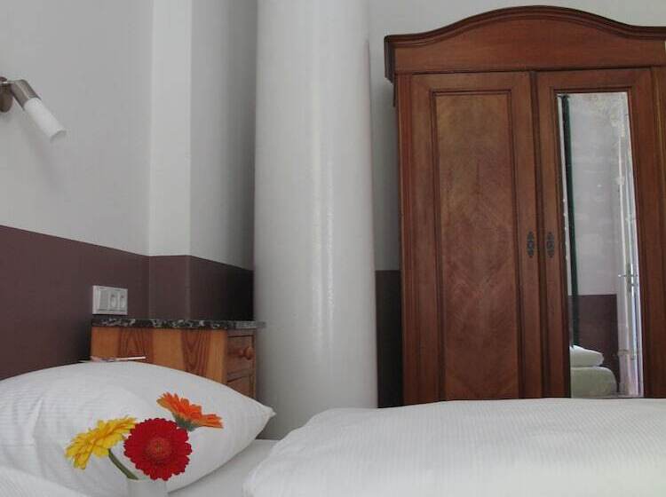 اتاق استاندارد با سرویس بهداشتی مشترک, Grand Hostel Berlin Classic