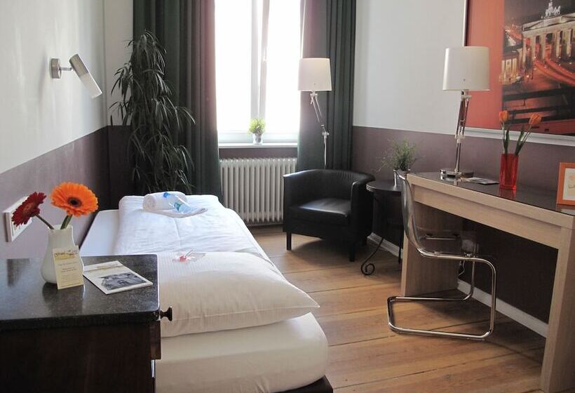 اتاق استاندارد یک تخته با سرویس بهداشتی مشترک, Grand Hostel Berlin Classic