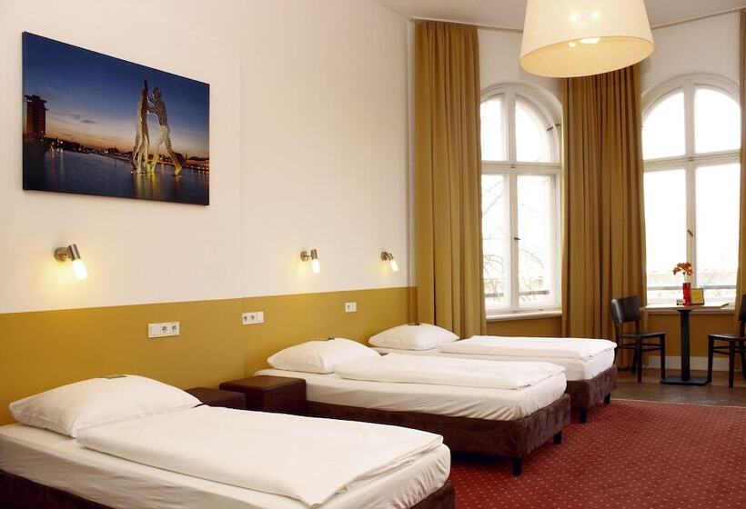 تختخواب در اتاق مشترک, Grand Hostel Berlin Classic