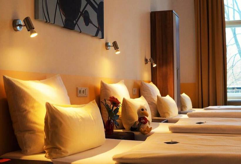 تختخواب در اتاق مشترک, Grand Hostel Berlin Classic