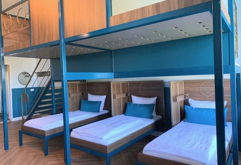 تختخواب در اتاق مشترک, Grand Hostel Berlin Classic