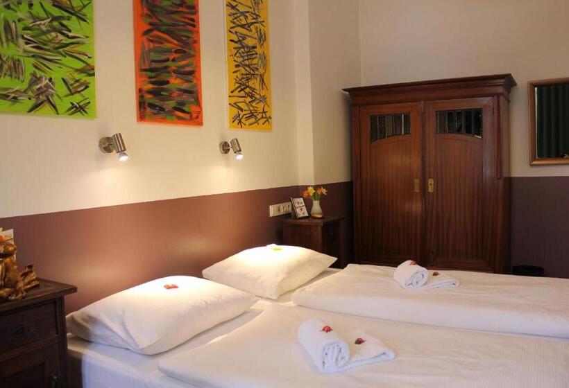 اتاق استاندارد با سرویس بهداشتی مشترک, Grand Hostel Berlin Classic