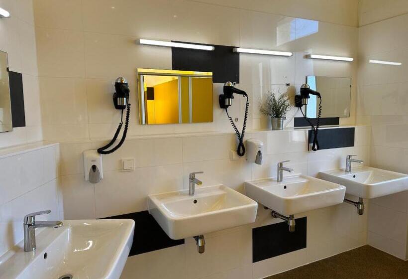 اتاق استاندارد یک تخته با سرویس بهداشتی مشترک, Grand Hostel Berlin Classic