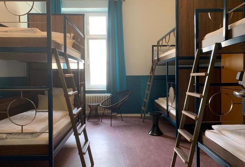 تختخواب در اتاق مشترک, Grand Hostel Berlin Classic
