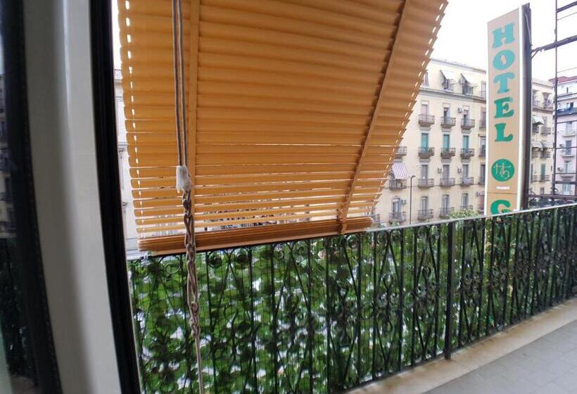 اتاق استاندارد یک تخته با سرویس بهداشتی مشترک, Ginevra