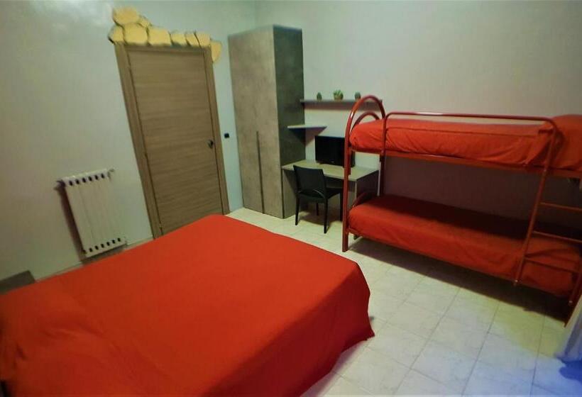 اتاق استاندارد سه تخته با سرویس بهداشتی مشترک, Ginevra