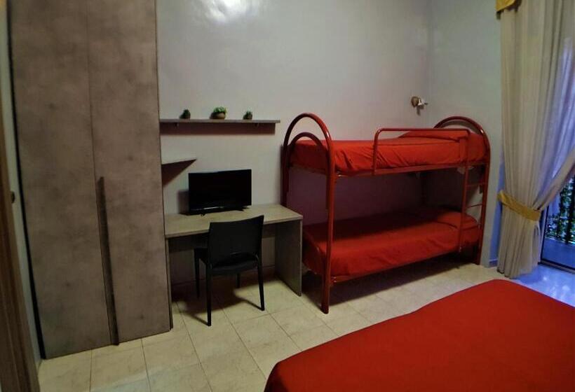 اتاق چهار تخته با دستشویی مشترک, Ginevra