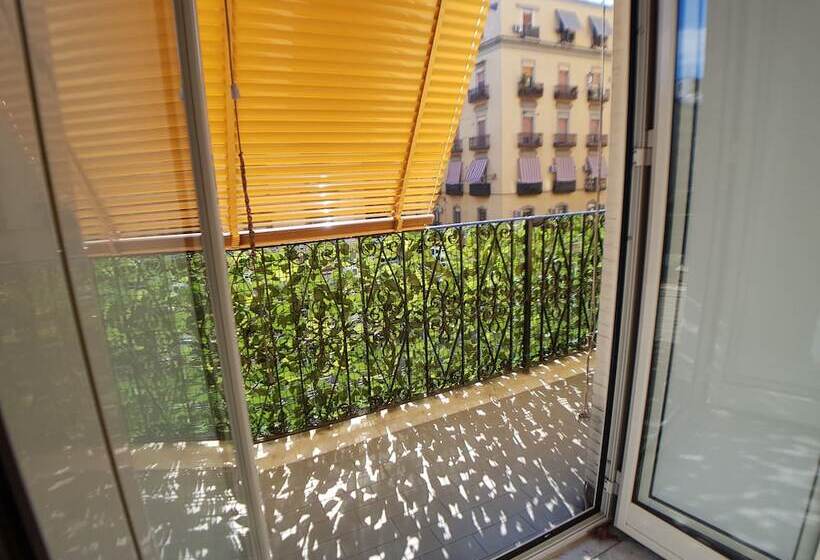 اتاق استاندارد با سرویس بهداشتی مشترک, Ginevra