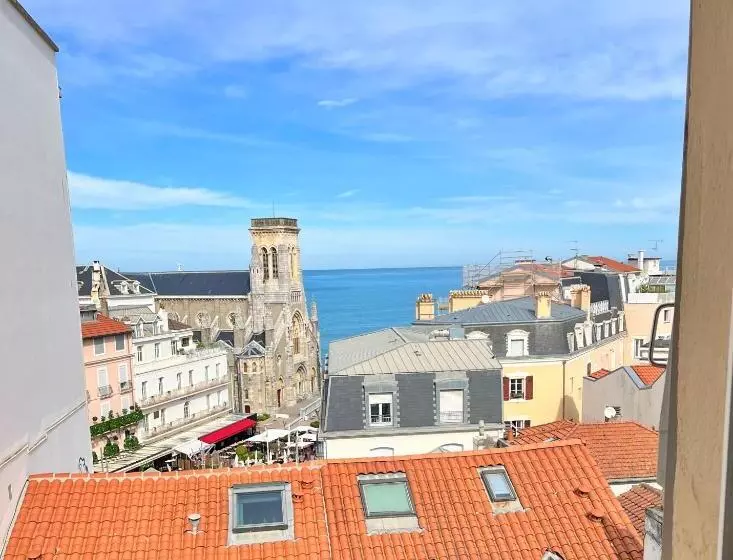 اتاق لوکس با چشم‌انداز دریا, Alfred Hotels Les Halles