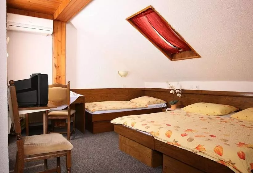 اتاق استاندارد سه نفره, Pri Ancki B&b Ljubljana Suburbs