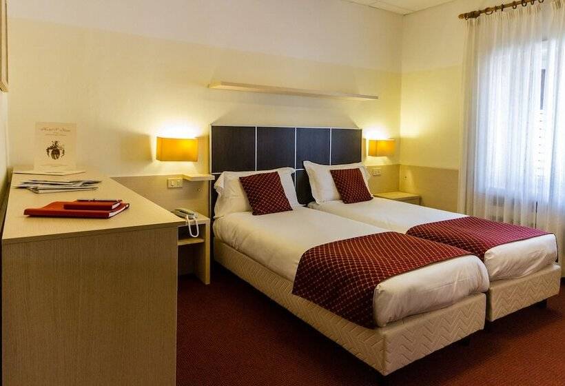 חדר סטנדרט לשלושה, Sant Ilario