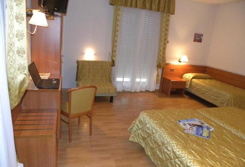 חדר סופריור לארבעה, Sant Ilario