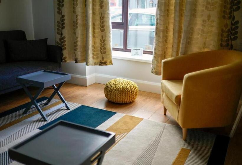 四人标准间, The Woodquay Hostel