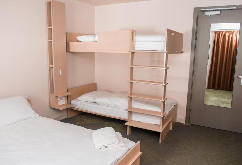 غرفة ديلوكس, Neptune's Hostel