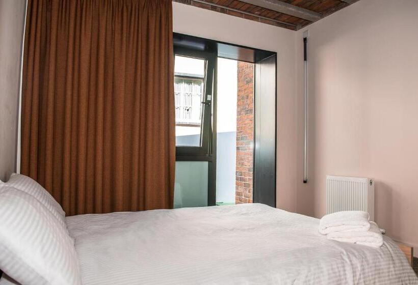 غرفة ديلوكس, Neptune's Hostel