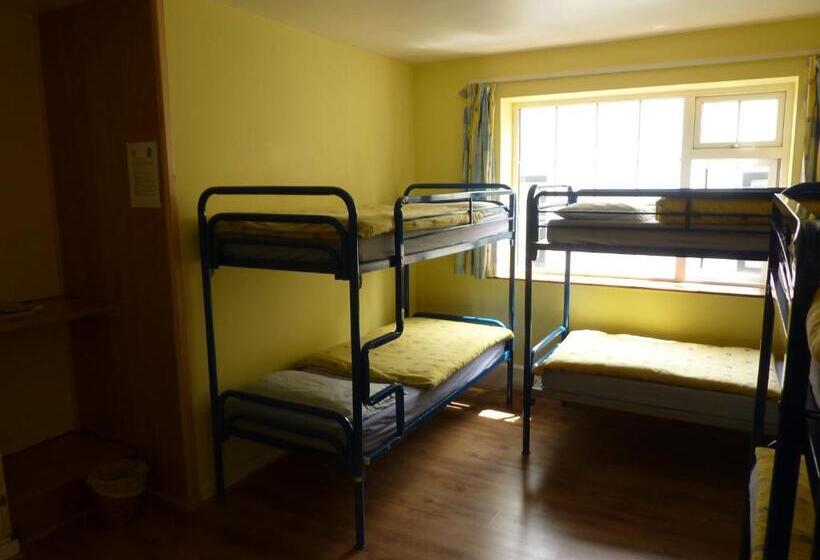 غرفة قياسية ثلاثية, Neptune's Hostel