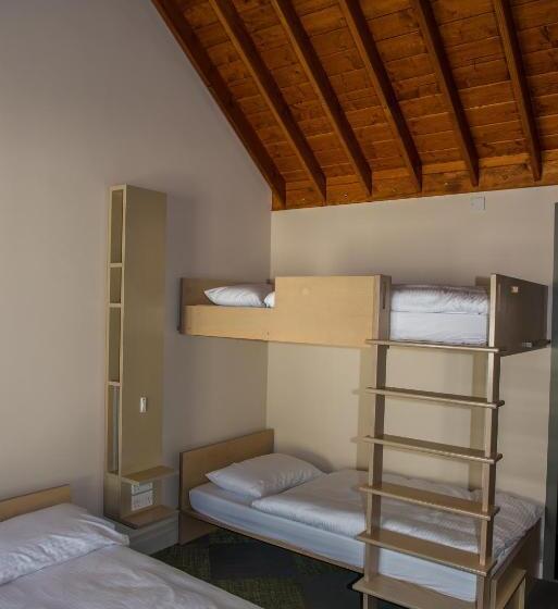 غرفة ديلوكس ثلاثية, Neptune's Hostel